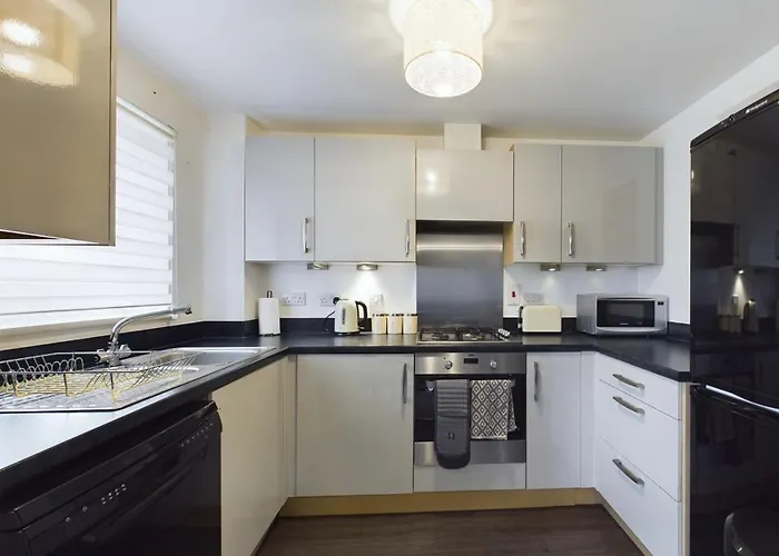 Modern 2 Bed City Apartment With Private Parking
